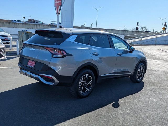 Used 2025 Kia Sportage LX image 8