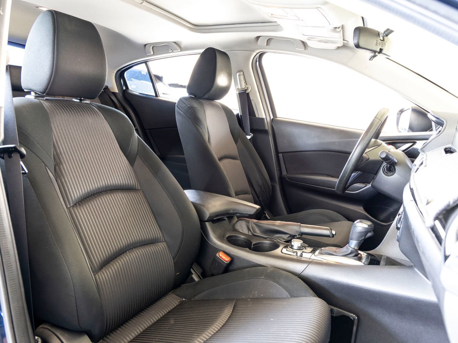 Used 2016 MAZDA MAZDA3 i Touring FWD image 26