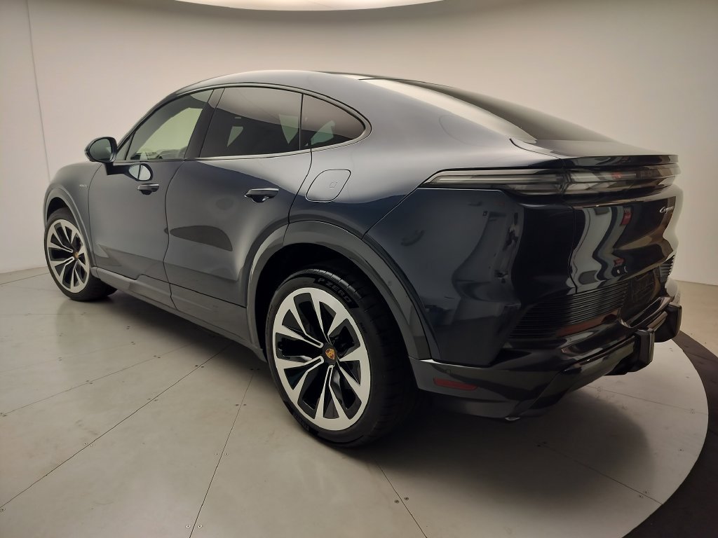 New 2026 Porsche Cayenne Electric Coupe AWD/4WD image 3