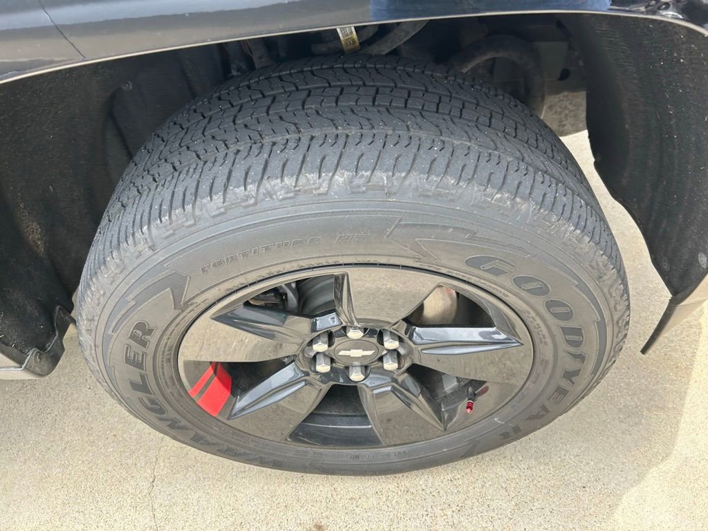 Used 2021 Chevrolet Colorado LT w/ Redline Special Edition RWD image 2