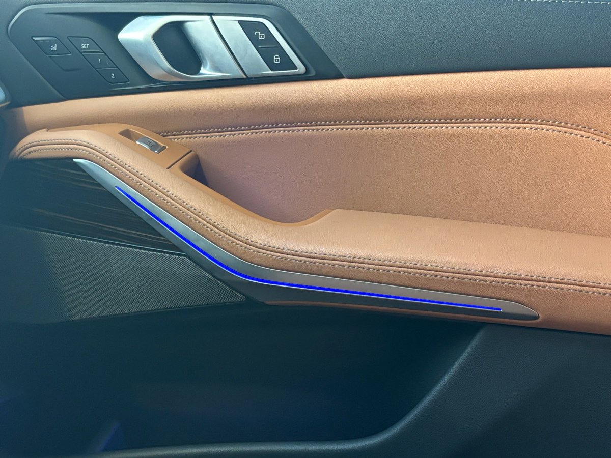 Used 2024 BMW X7 xDrive40i w/ Executive Package image 30