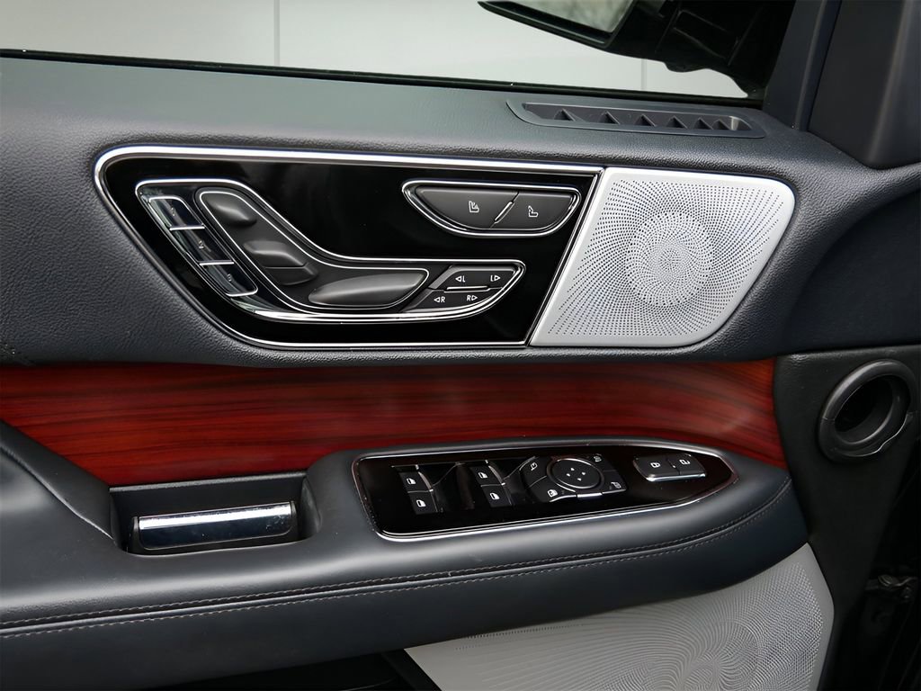 Used 2023 Lincoln Navigator L Reserve AWD/4WD image 16