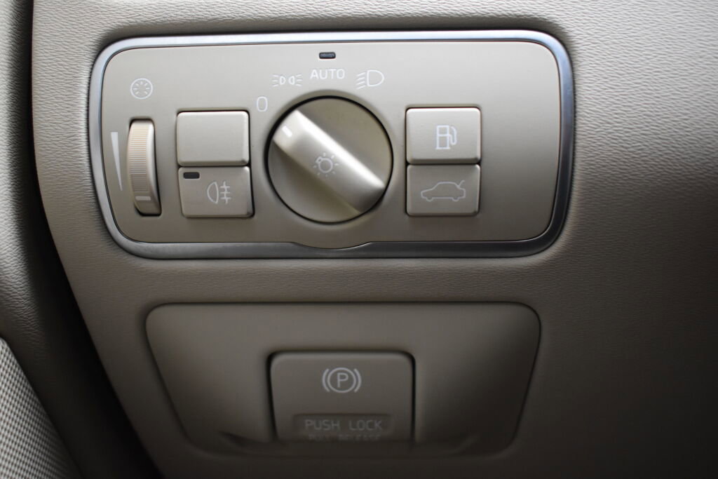 Used 2015 Volvo S80 T5 Platinum image 14