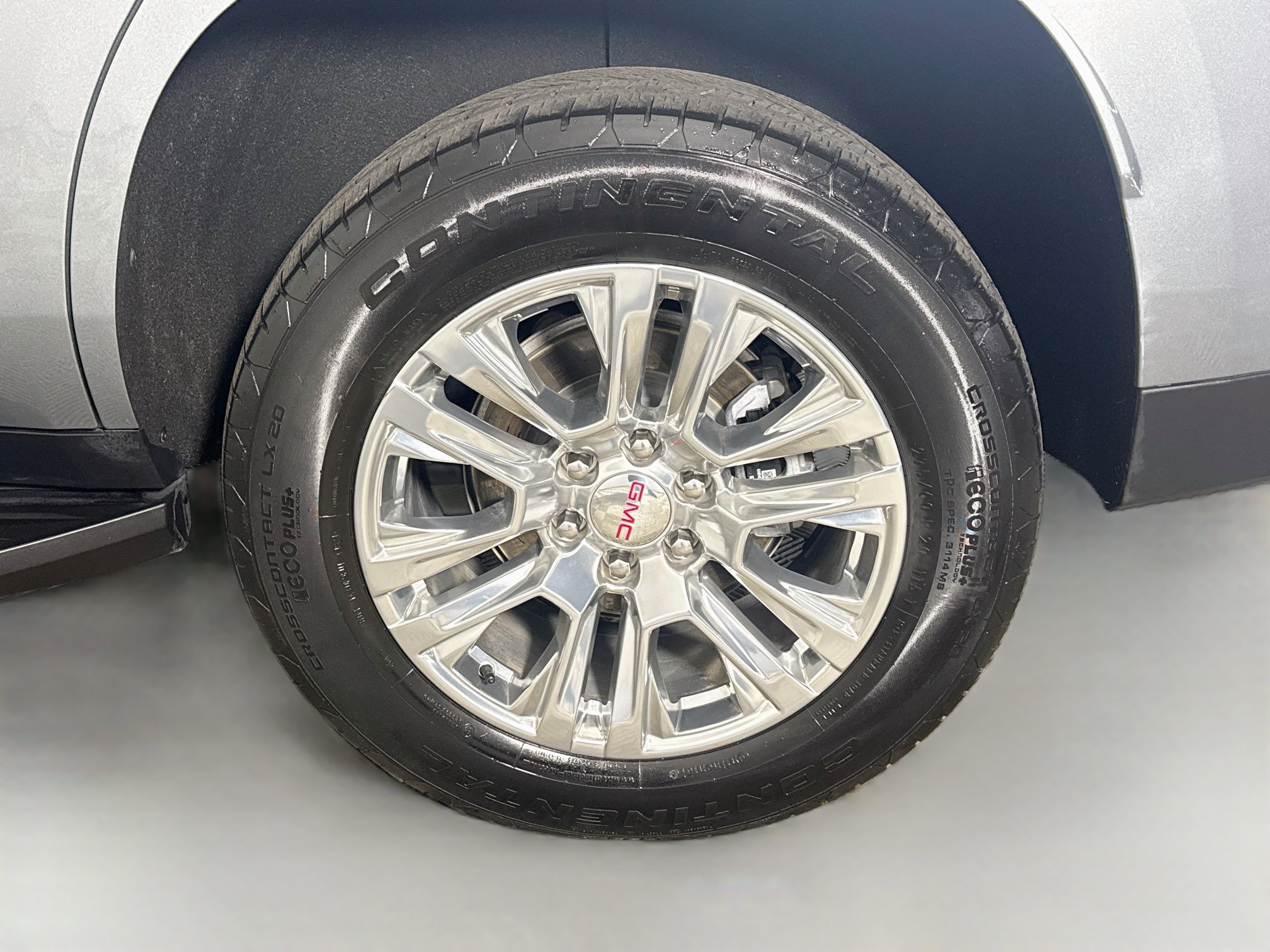 Used 2025 GMC Yukon Denali RWD image 37