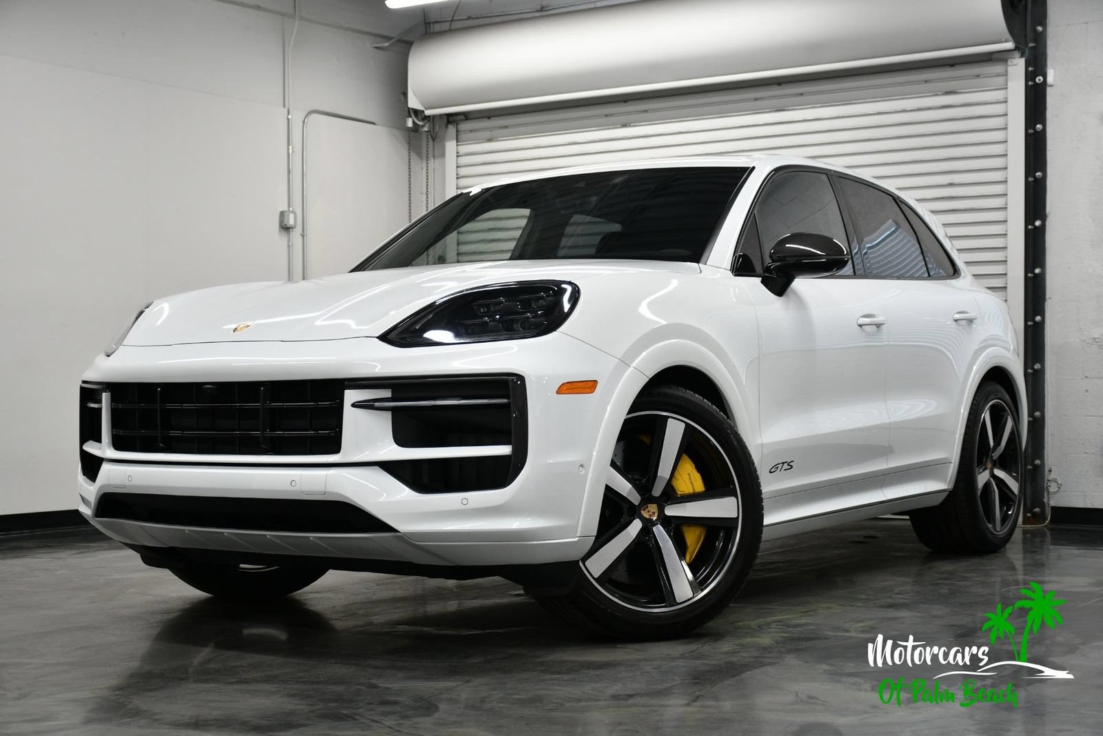 Used 2025 Porsche Cayenne GTS AWD/4WD image 1