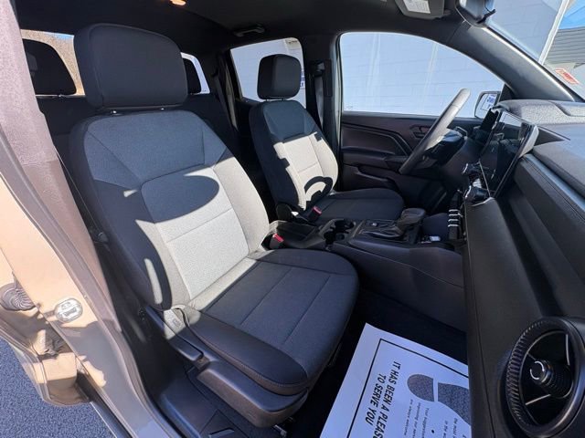 Used 2024 Chevrolet Colorado W/T image 33