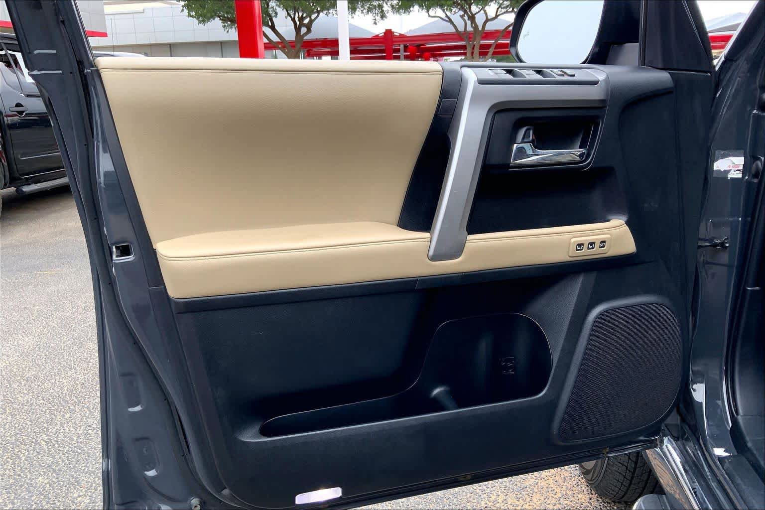 Used 2024 Toyota 4Runner Limited AWD/4WD image 22