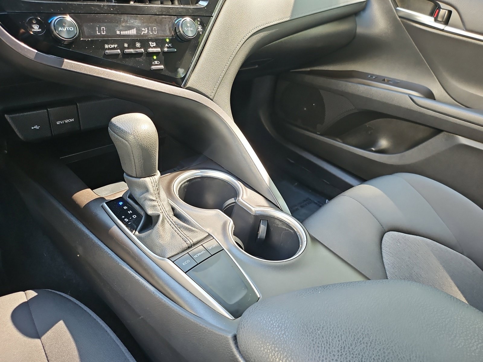 Used 2024 Toyota Camry LE FWD image 24