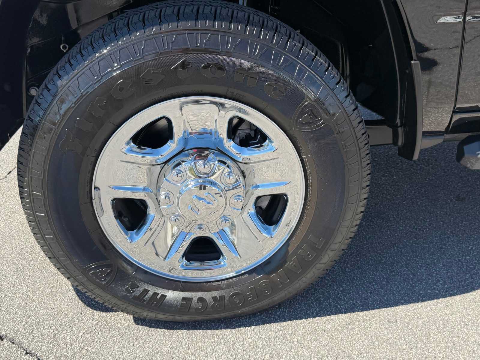 Used 2025 RAM 2500 Tradesman w/ Chrome Appearance Group AWD/4WD image 34