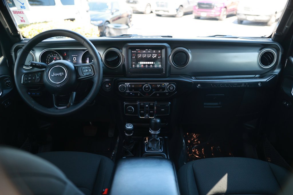 Used 2023 Jeep Wrangler Unlimited AWD/4WD image 27