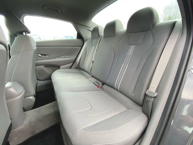 Used 2023 Hyundai Elantra SEL w/ Convenience Package image 15
