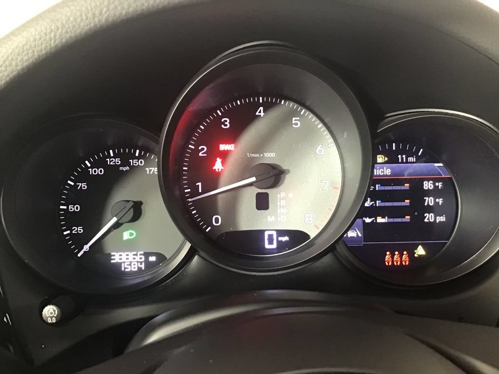 Certified 2023 Porsche Macan S AWD/4WD image 27