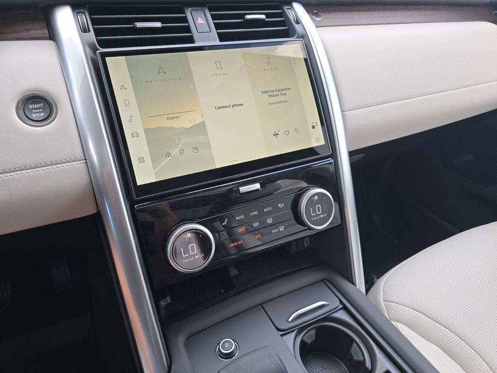 New 2026 Land Rover Discovery S AWD/4WD image 42