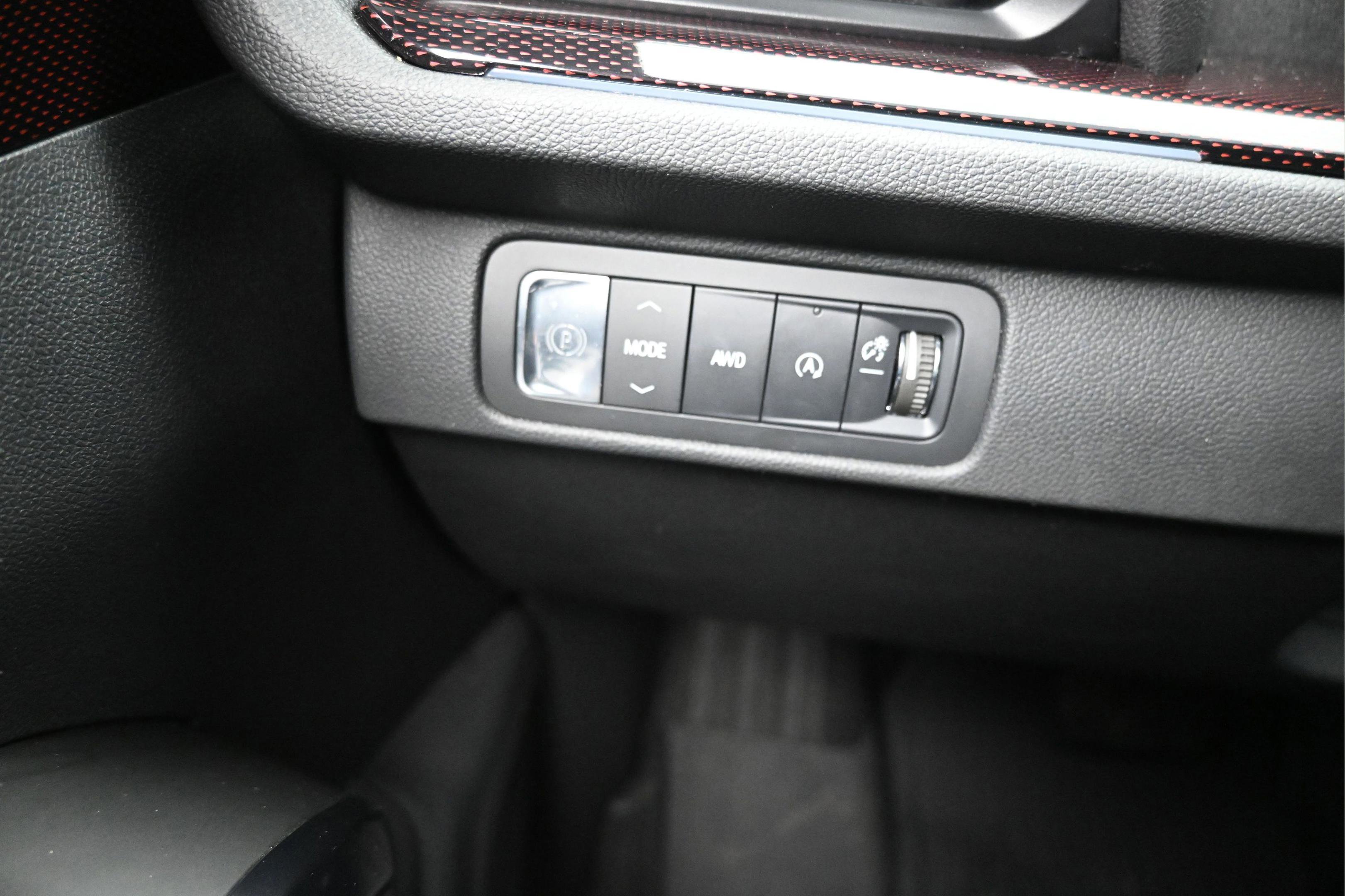 Used 2025 Chevrolet Traverse Z71 image 17