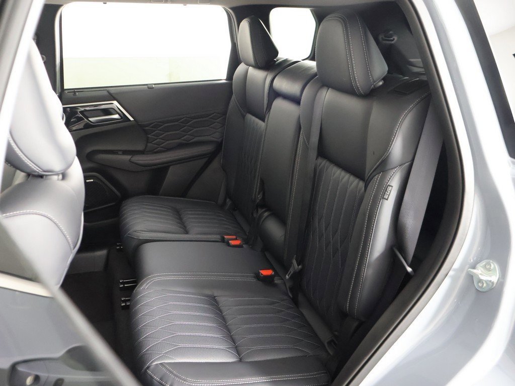 New 2026 Mitsubishi Outlander SEL image 37