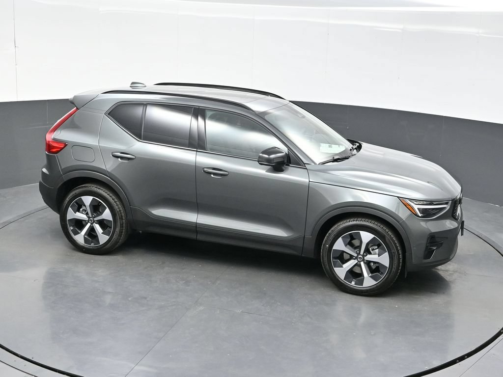 New 2026 Volvo XC40 B5 Plus w/ Protection Package Premier AWD/4WD image 36