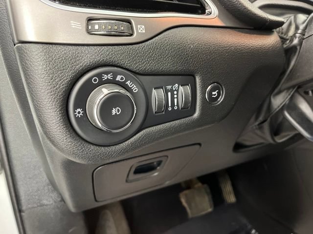Used 2022 Jeep Cherokee Limited AWD/4WD image 33
