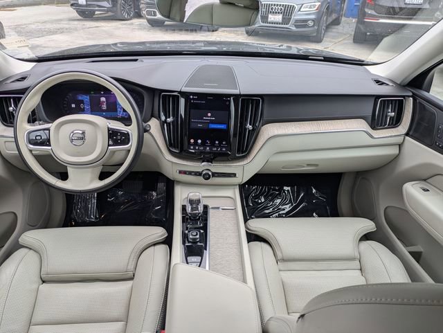 Certified 2023 Volvo XC60 B6 Ultimate w/ Protection Package Premier AWD/4WD image 25