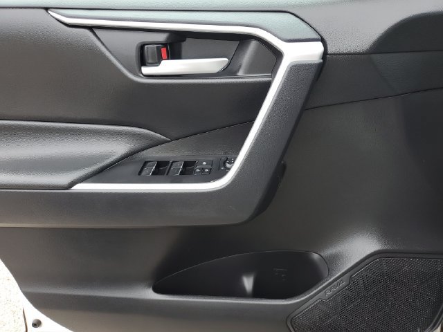 Used 2025 Toyota RAV4 XLE AWD/4WD image 22