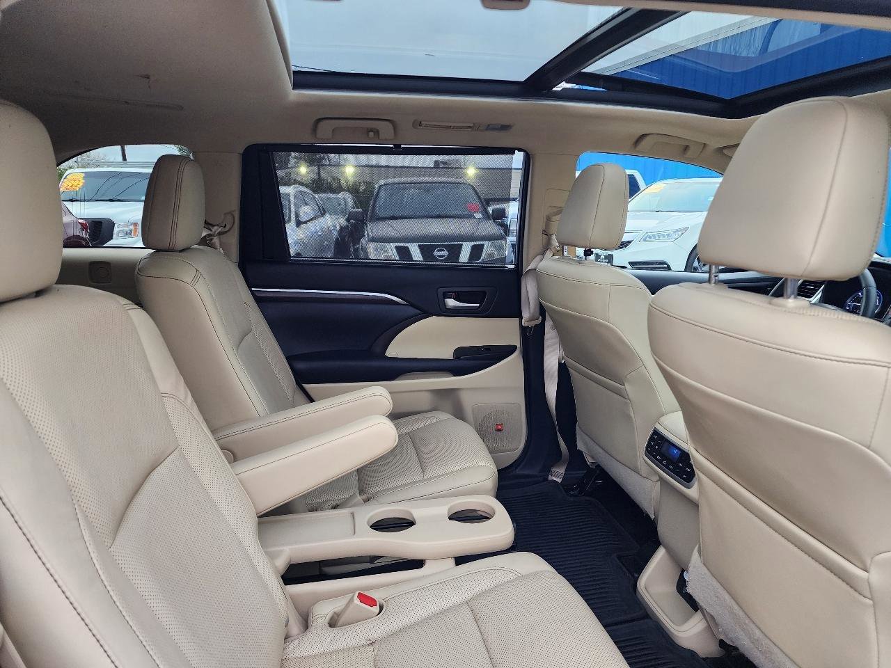 Used 2015 Toyota Highlander Limited Platinum image 33