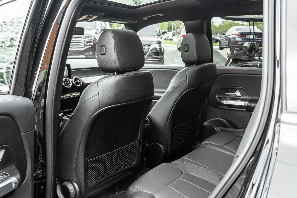 Used 2022 Mercedes-Benz GLB 250 4MATIC w/ Premium Package Lite image 26
