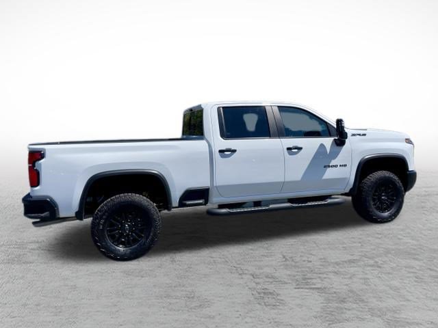 Used 2025 Chevrolet Silverado 2500 ZR2 w/ Technology Package AWD/4WD image 7