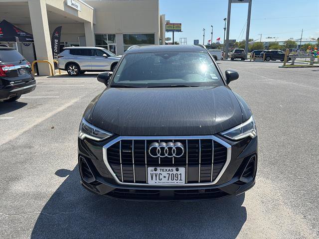 Used 2025 Audi Q3 2.0T Premium image 2