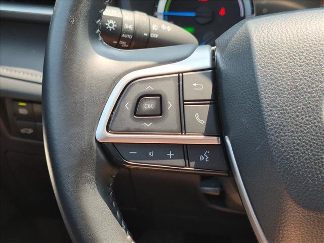 Used 2023 Toyota Highlander LE AWD/4WD image 12