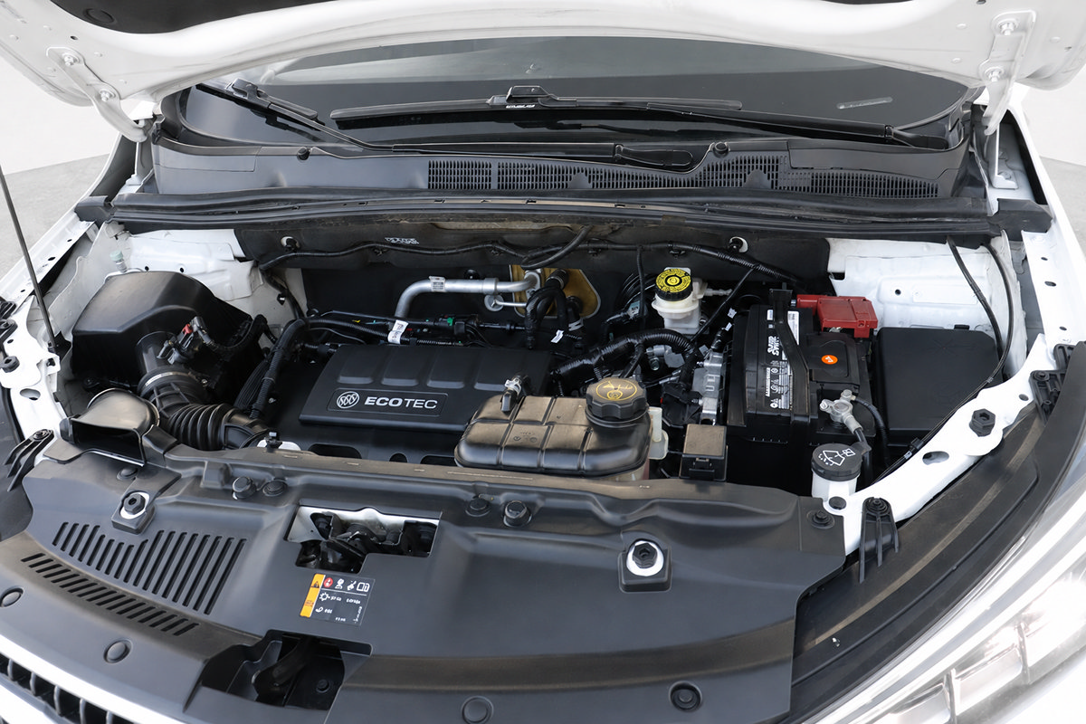 Used 2017 Buick Encore Essence FWD image 41