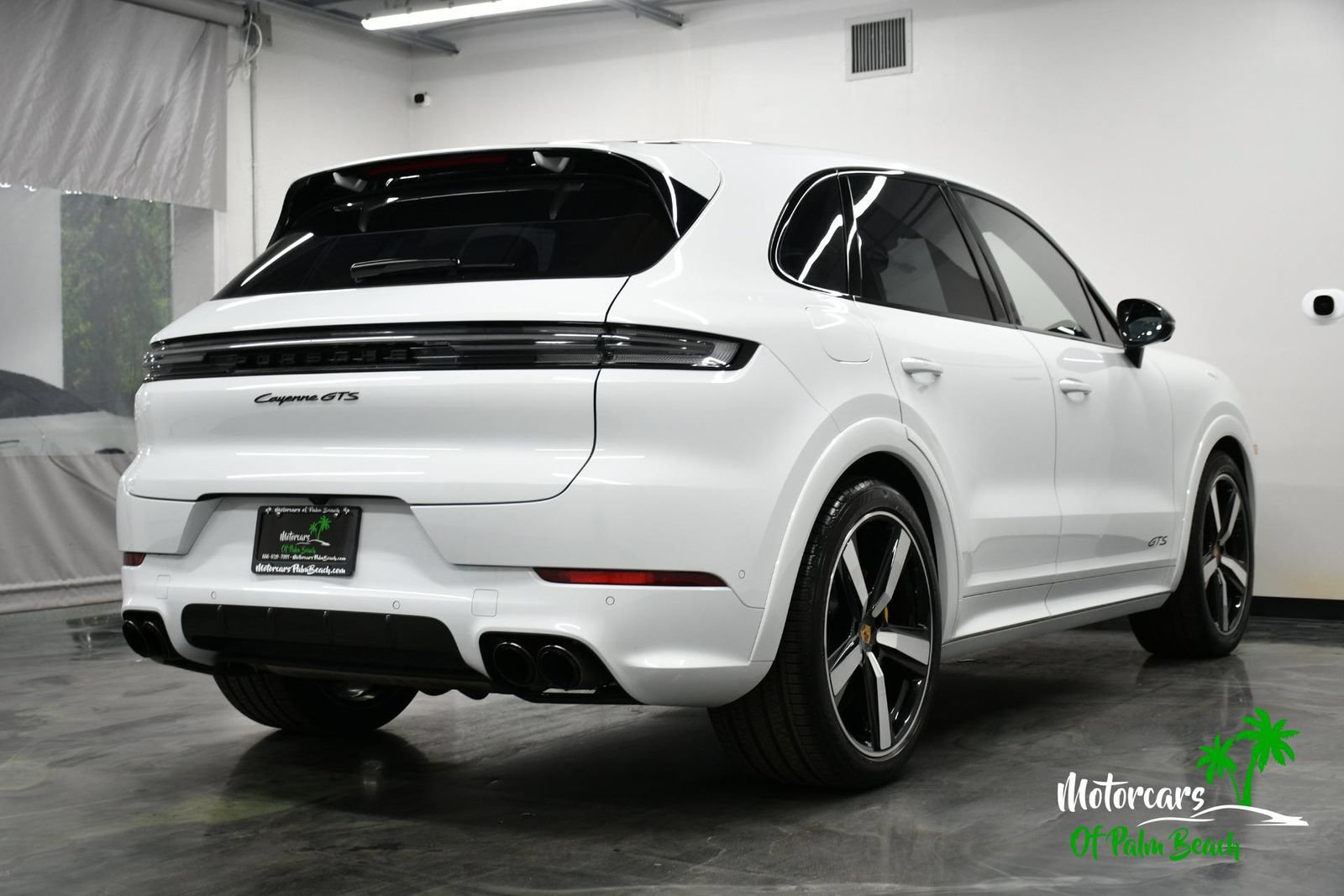 Used 2025 Porsche Cayenne GTS AWD/4WD image 21