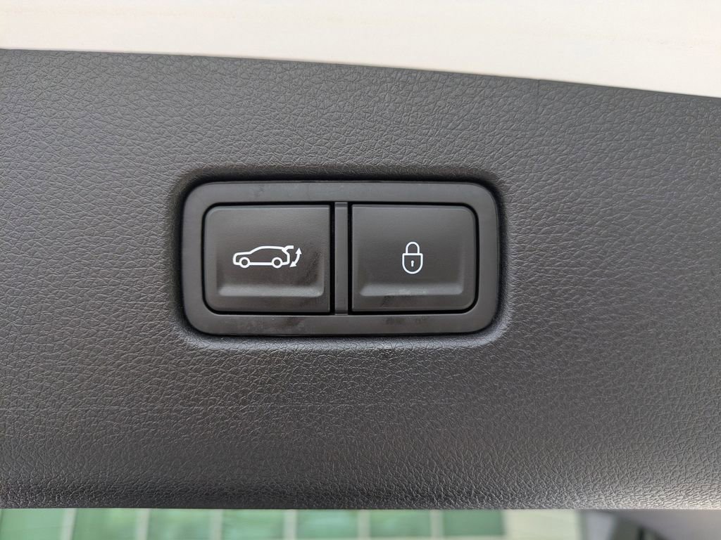 Used 2026 Genesis GV70 2.5T Advanced image 15