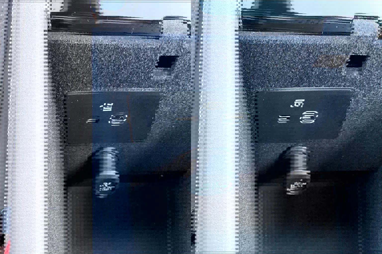 Used 2025 Volvo XC90 B5 Core w/ Protection Package Premier image 37