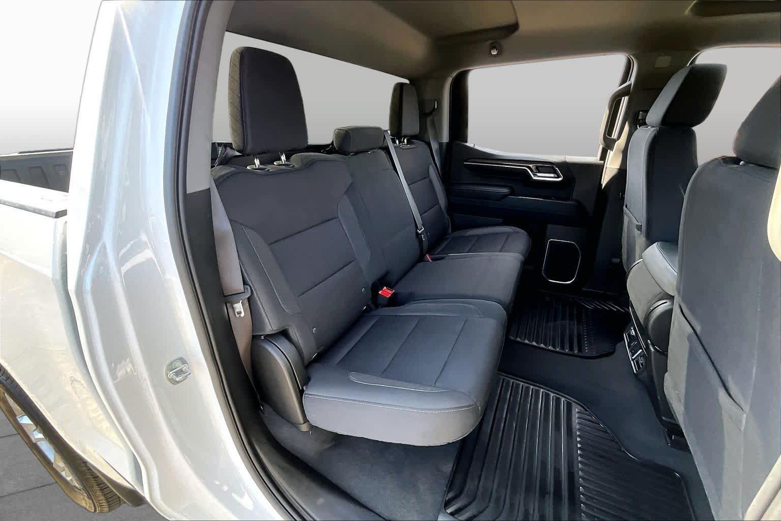 Used 2023 Chevrolet Silverado 1500 LT AWD/4WD image 20