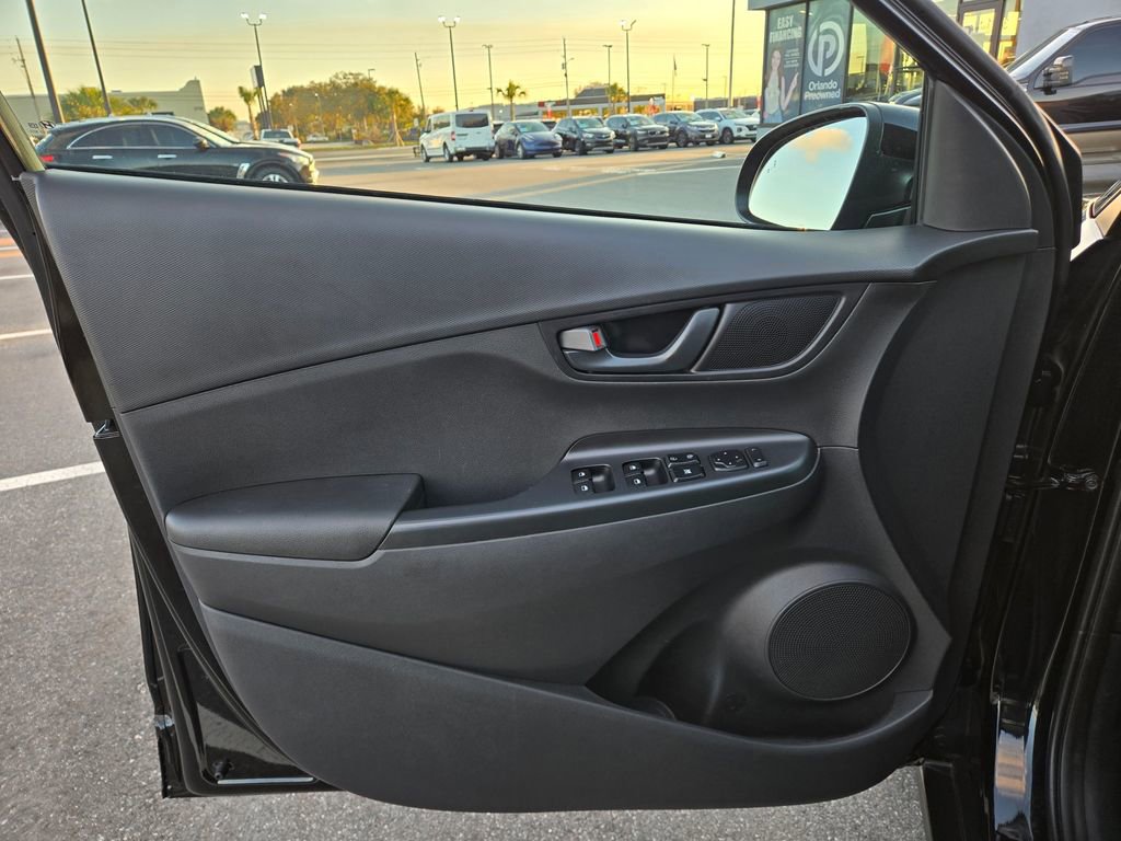 Used 2022 Hyundai Kona SEL image 21