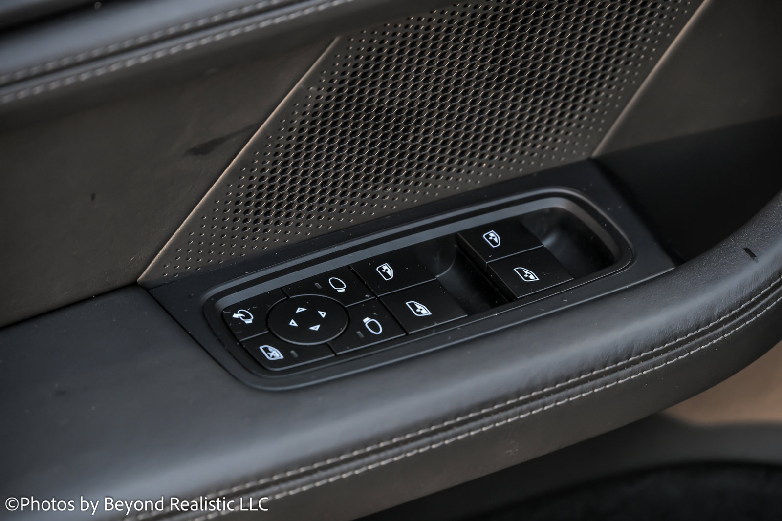 Used 2024 Porsche Taycan Turbo image 21