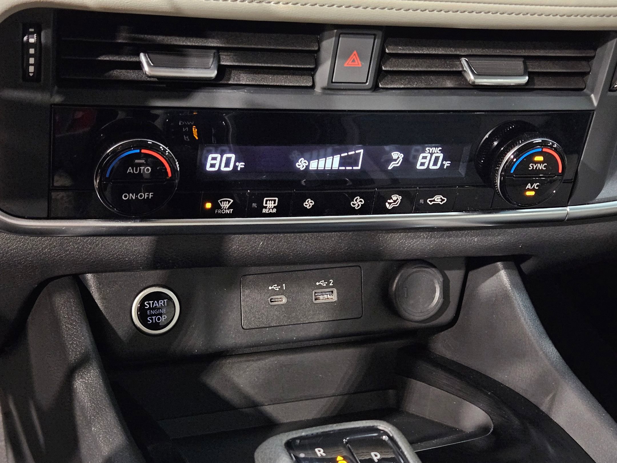 Used 2023 Nissan Rogue SV image 31