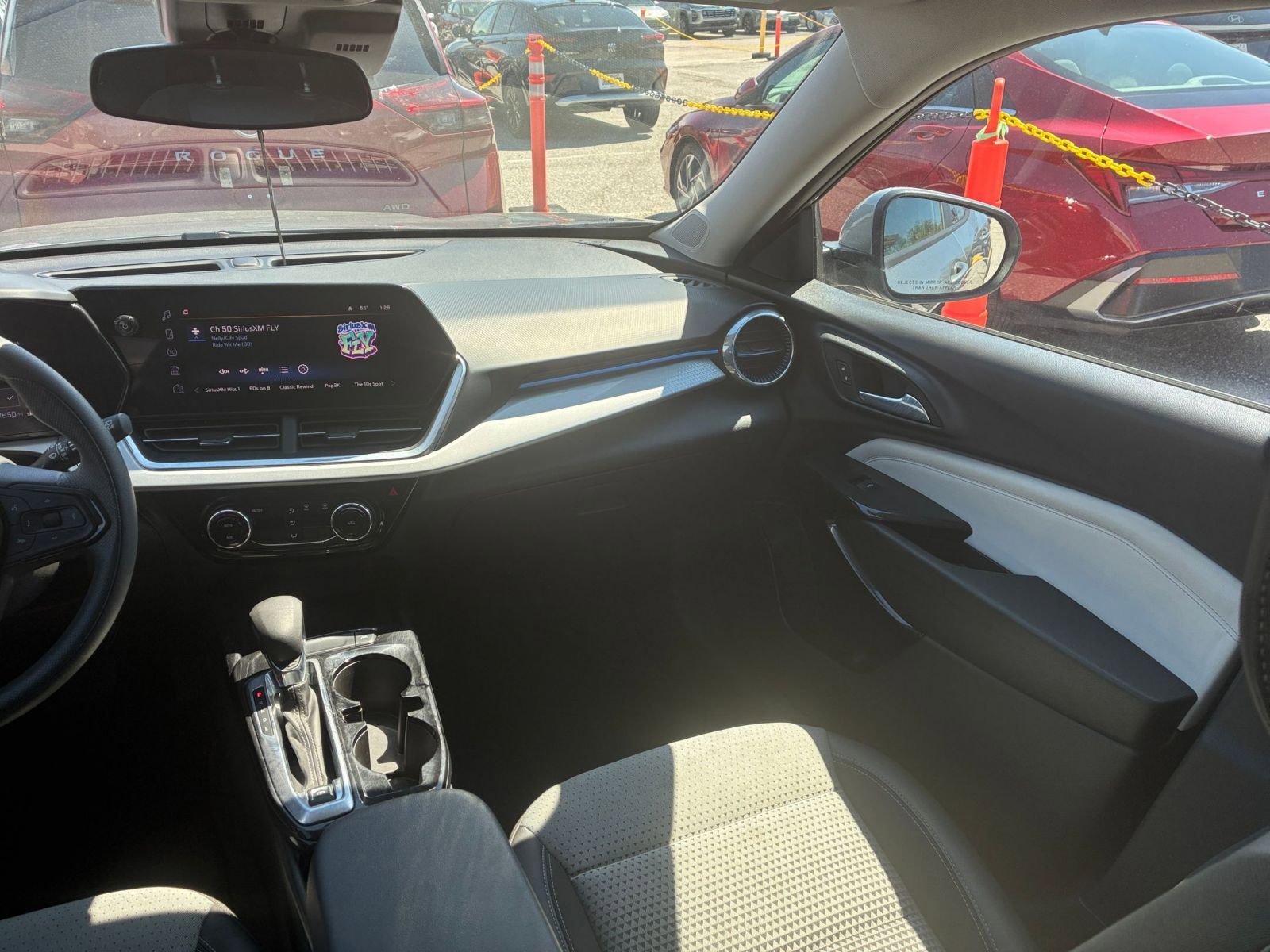 Used 2025 Chevrolet Trax LT image 30