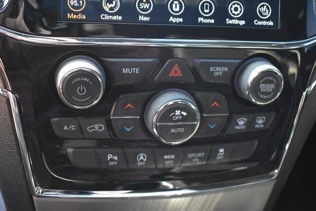 Used 2022 Jeep Grand Cherokee Limited AWD/4WD image 36