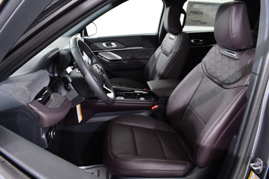 New 2026 Ford Explorer Platinum image 6