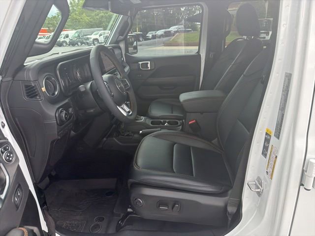Used 2024 Jeep Wrangler Unlimited Sahara w/ Technology Group AWD/4WD image 12