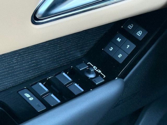 New 2026 Land Rover Range Rover Velar Autobiography image 32