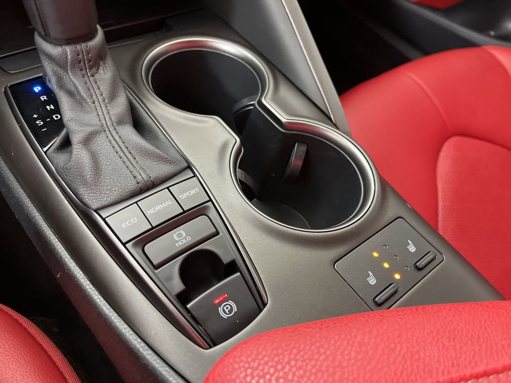 Used 2021 Toyota Camry XSE image 31