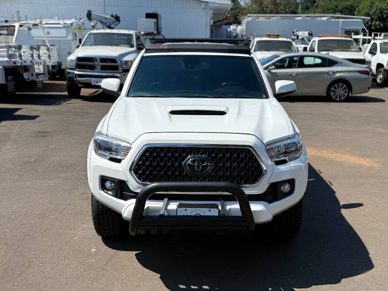 Used 2019 Toyota Tacoma TRD Sport w/ TRD Premium Sport Package AWD/4WD image 14