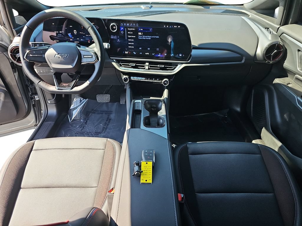 Used 2024 Chevrolet Equinox EV RS FWD image 13