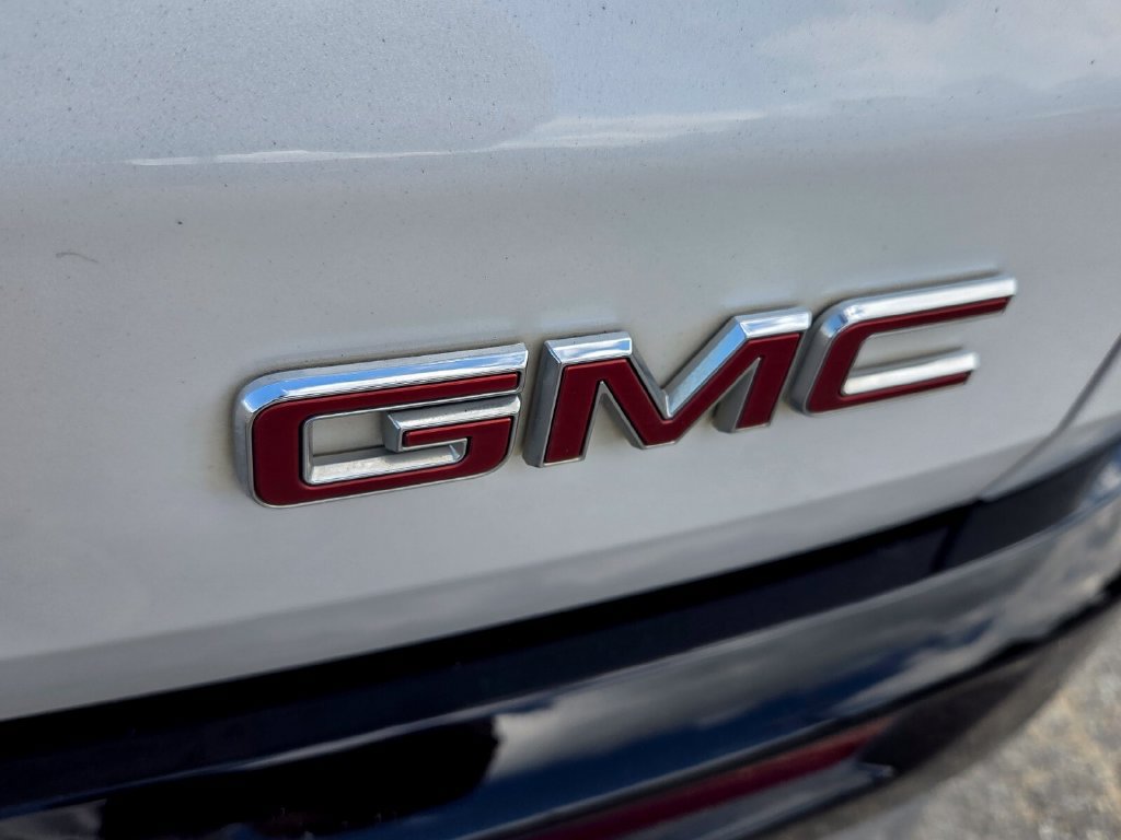 Certified 2025 GMC Acadia Denali w/ Super Cruise Package FWD image 11