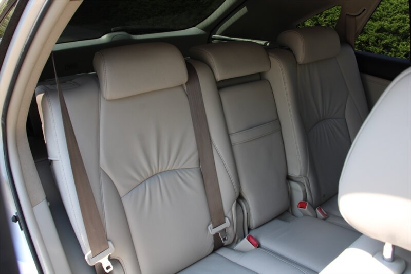 Used 2005 Lexus RX 330 AWD w/ Premium Plus Pkg image 6