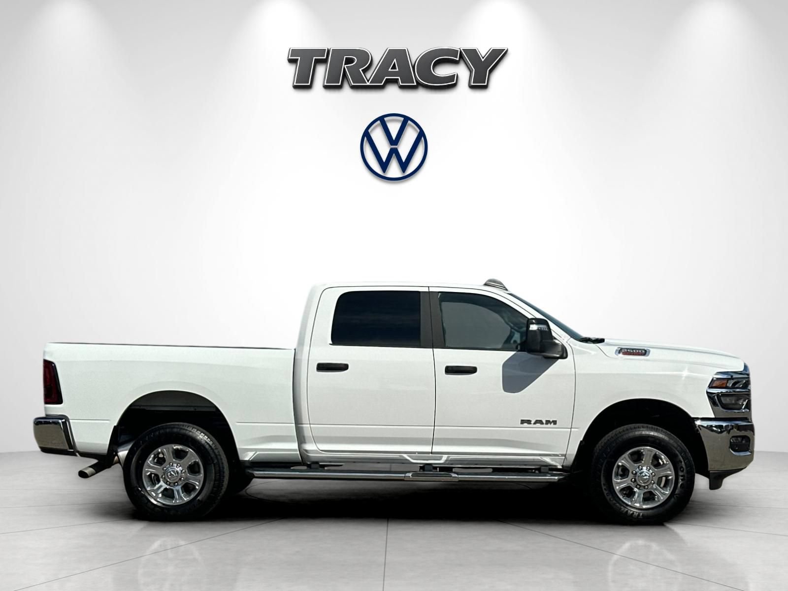Used 2025 RAM 2500 Big Horn AWD/4WD image 3