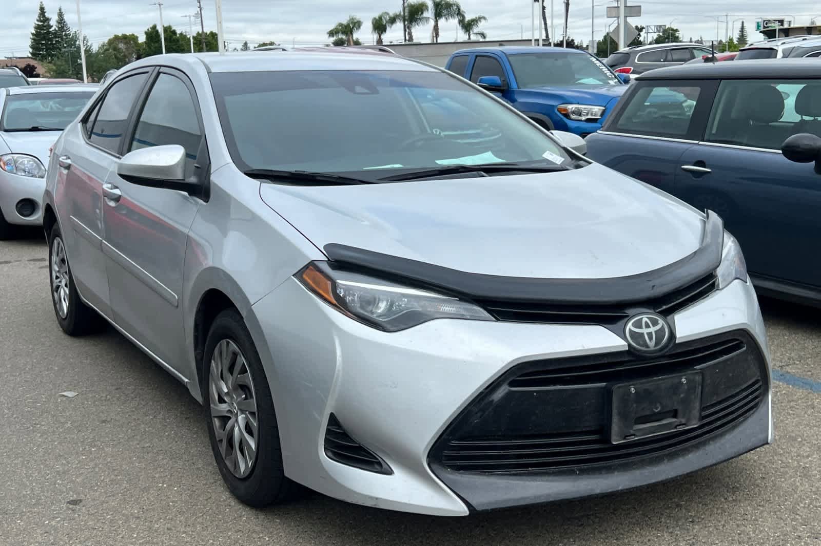 Used 2019 Toyota Corolla LE FWD image 3
