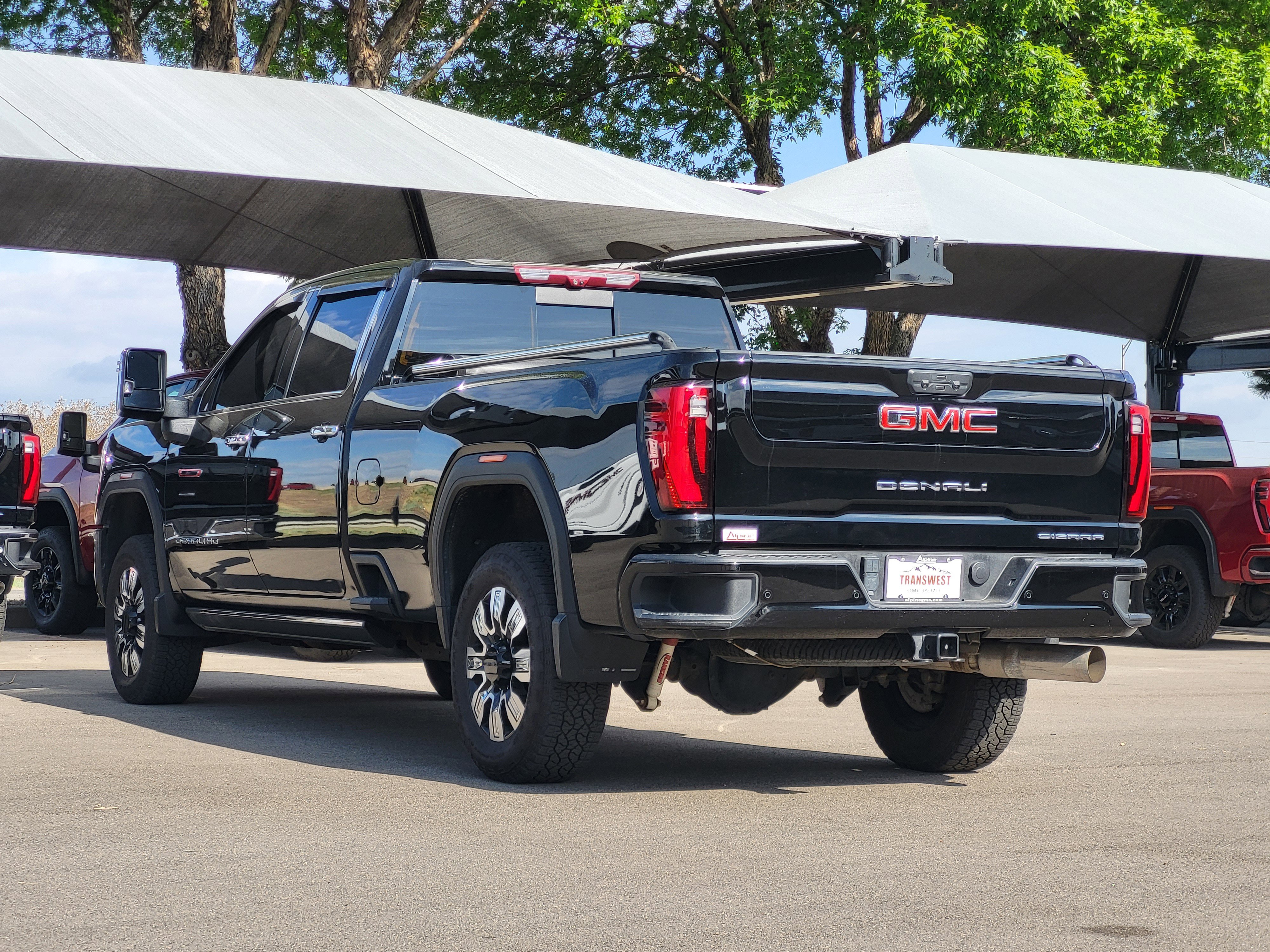Used 2024 GMC Sierra 2500 Denali w/ Denali Reserve Package AWD/4WD image 5