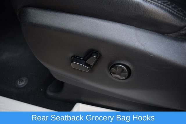 Used 2017 Chrysler Pacifica Touring-L FWD image 20